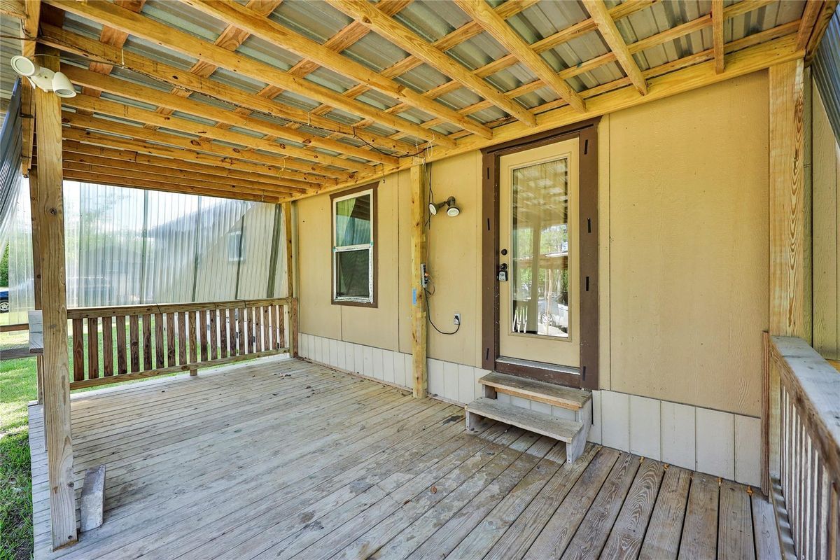 Building Photo - 2205 Willow Cove Dr