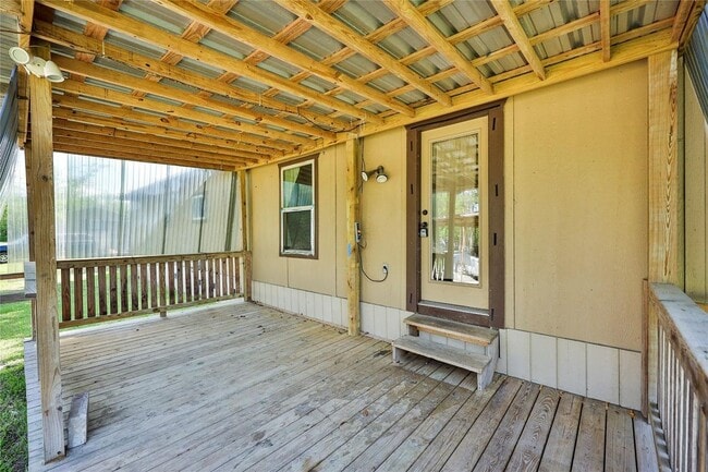 Building Photo - 2205 Willow Cove Dr