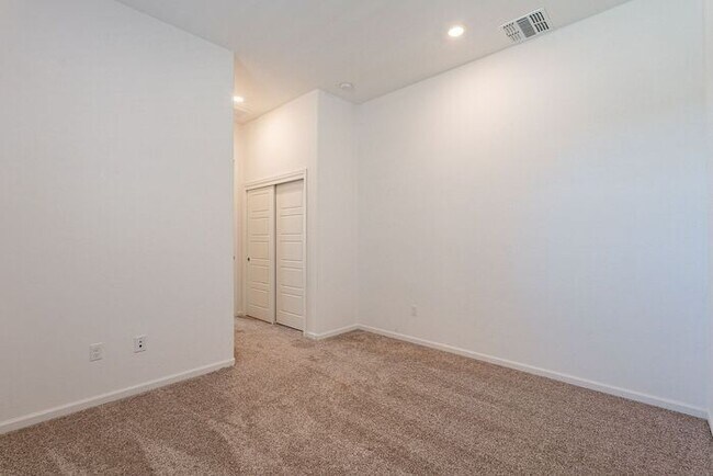 Building Photo - 12442 N Appling Ave