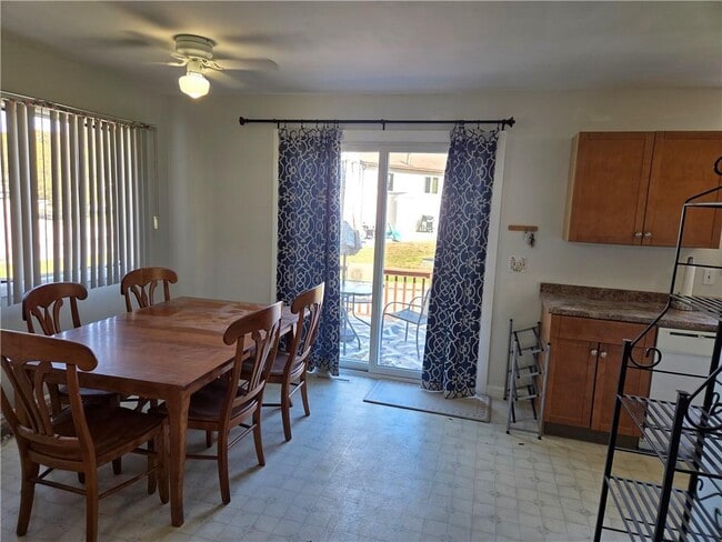 Building Photo - 15 Meadowview Ter