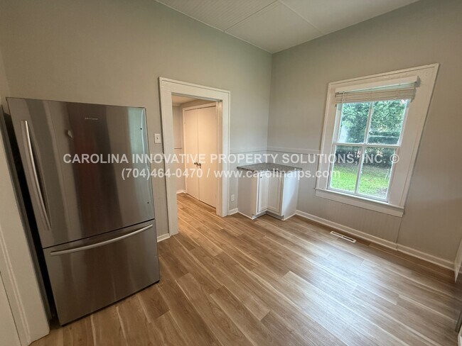 Building Photo - 363 Ebenezer Ave