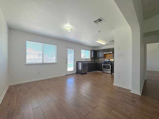 Building Photo - East El Paso 3bed/2bath Refrig A/C & Synthetic Lawn!