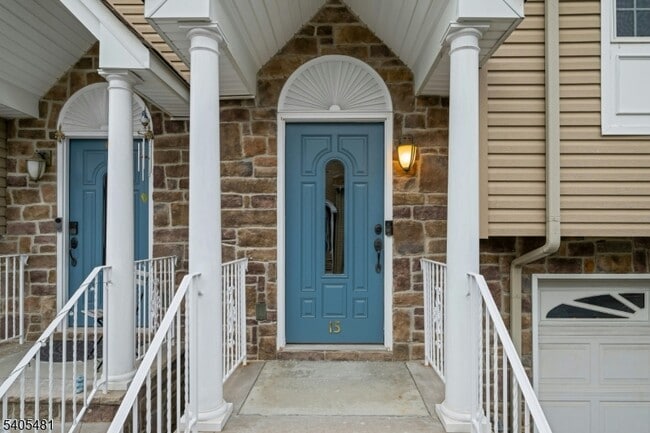 Building Photo - 102 Montgomery St