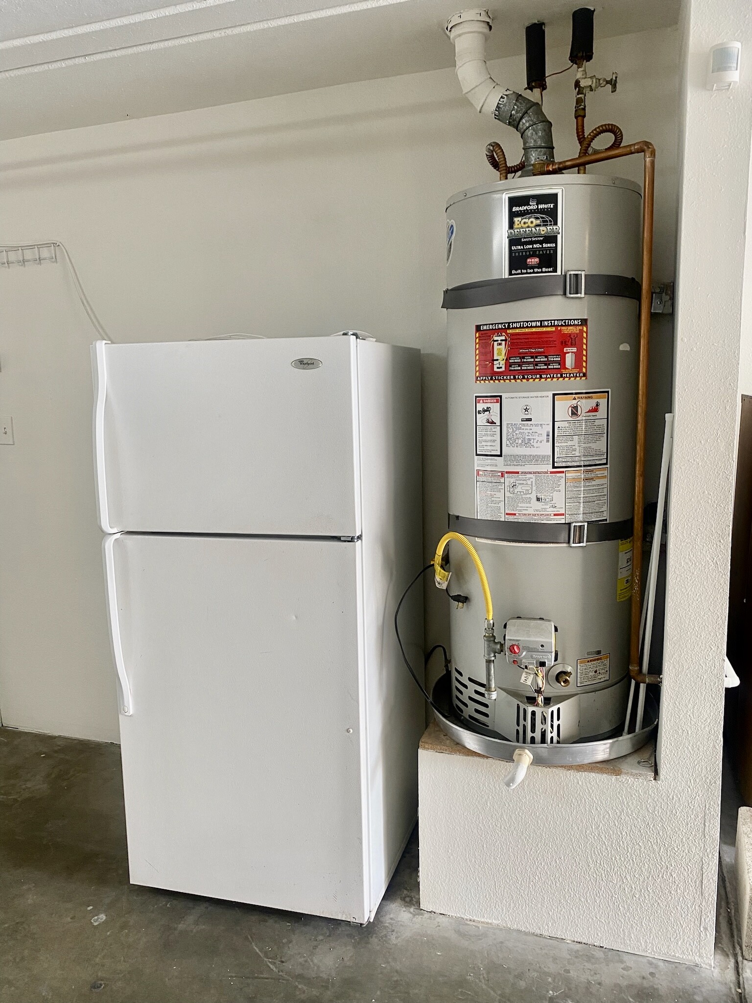 additional fridge and water heater - 15059 Sherman Way