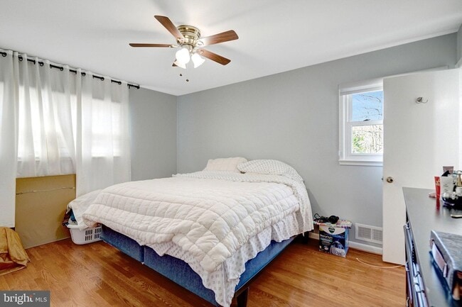 Building Photo - 6608 Spring Valley Dr