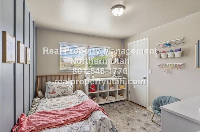 Building Photo - 6075 S 2125 W