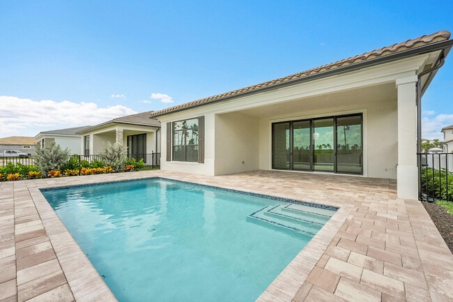 Building Photo - 13920 Vivant Dr