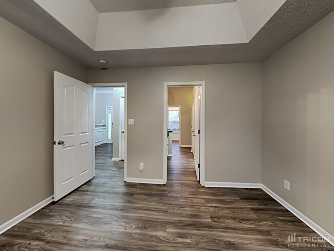 Building Photo - 8800 Willow Crest Dr