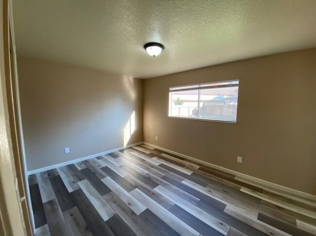 Building Photo - 3 bedroom single story located in an estab...