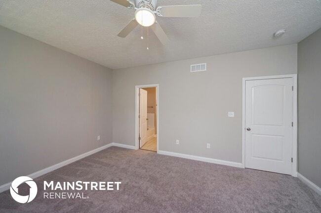 Building Photo - 9135 River Trail Dr