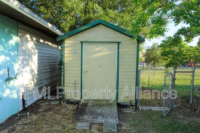 Building Photo - 406 Whitewing Cir