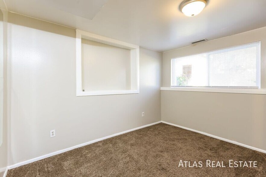 Building Photo - 3748 W Lewisport Dr