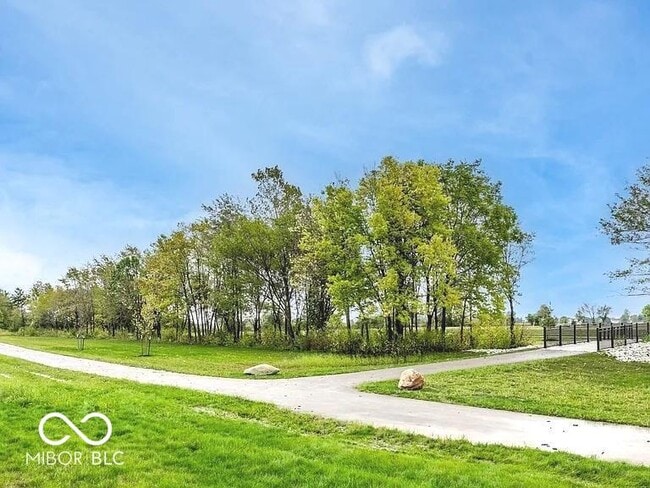 Building Photo - 6531 Hawthorne Dr