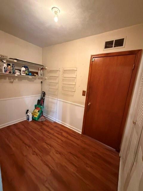 Building Photo - 8351 Post Oak Ct