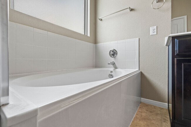 Building Photo - 2131 Beacon Park Ct