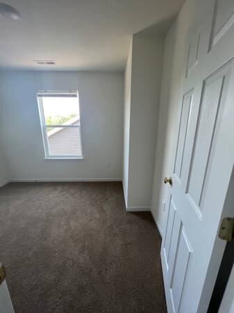 Building Photo - 885 Black Bear Dr