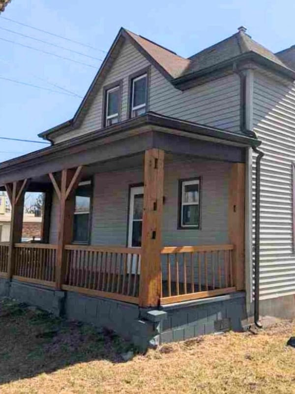 Building Photo - 103 Lincoln Hwy W