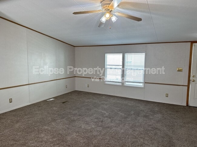 Building Photo - 178 Hollyberry Way