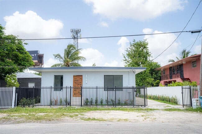 Building Photo - 666 NW 28th St