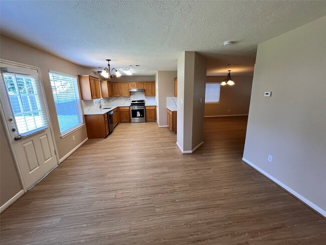 Building Photo - 16118 Cypress Valley Dr