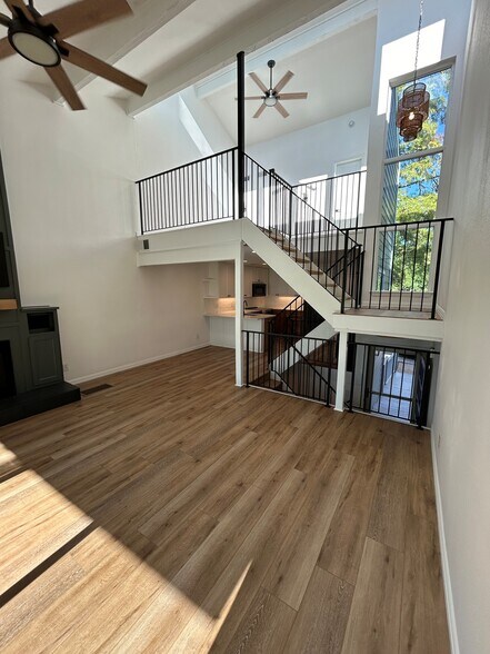 Building Photo - 300 Rush Creek Dr