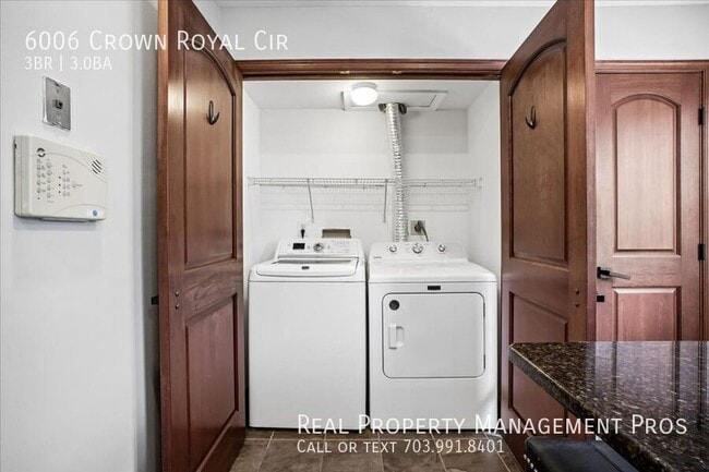 Building Photo - 6006 Crown Royal Cir