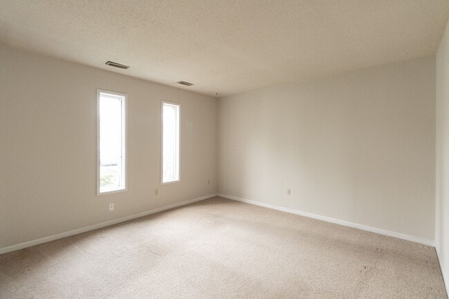 Building Photo - 3616-3618 Sugar Tree Lane