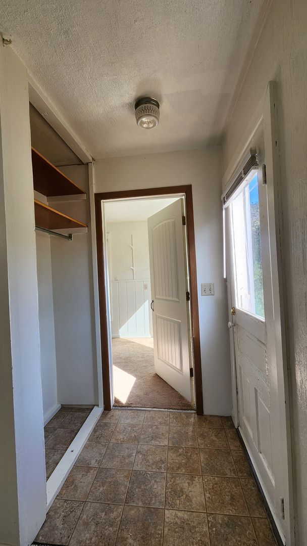 Building Photo - Home on Two Acres with Pets Considered