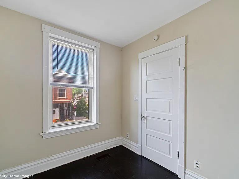 Building Photo - 2701 W 24th Pl