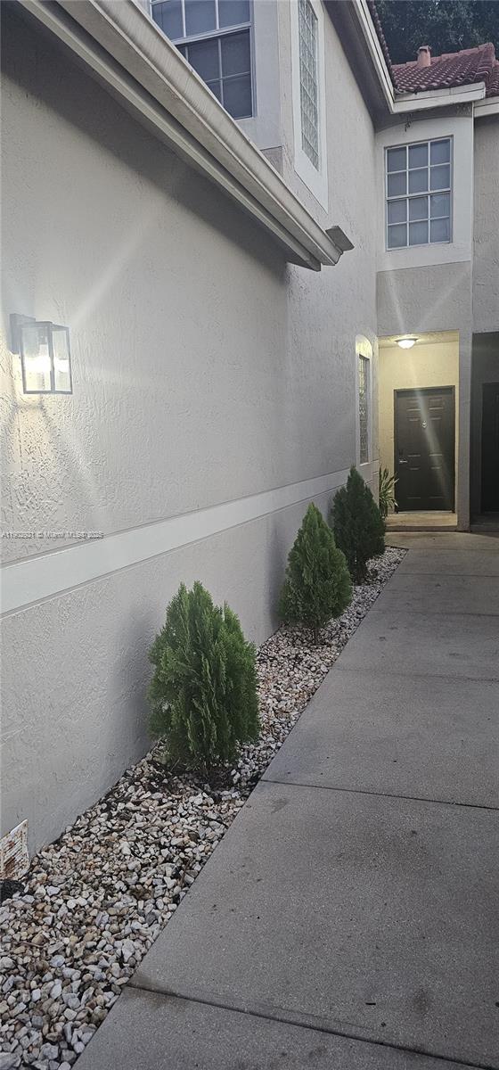 Building Photo - 1002 Sevilla Cir