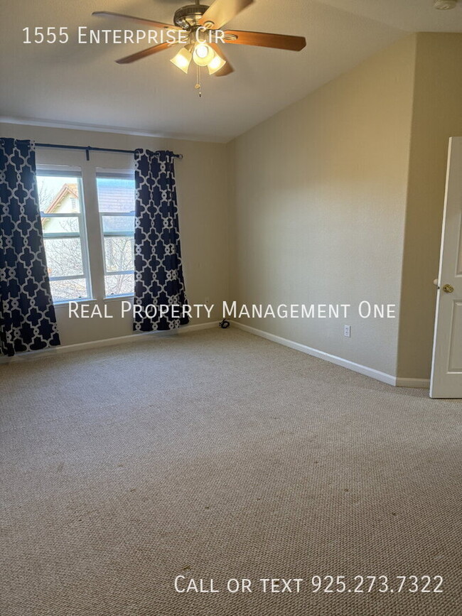 Building Photo - 1555 Enterprise Cir