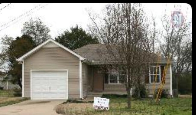 Building Photo - Nice two bedroom with a garage in Murfreesboro by Carter rent to own