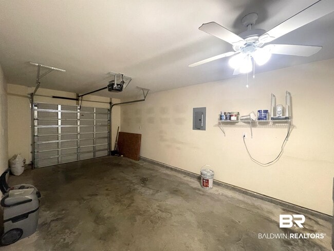 Building Photo - 15142 Marem Dr
