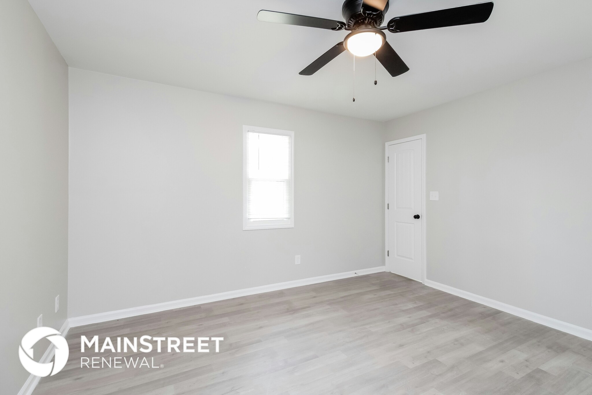 Building Photo - 220 Pine Rd