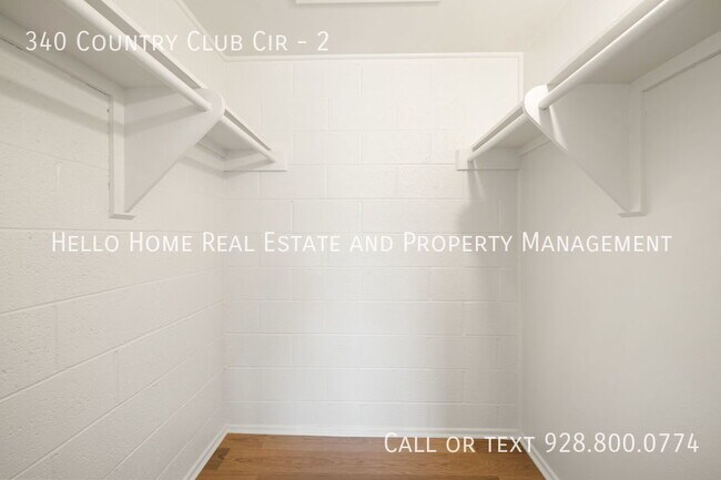 Building Photo - 340 Country Club Cir