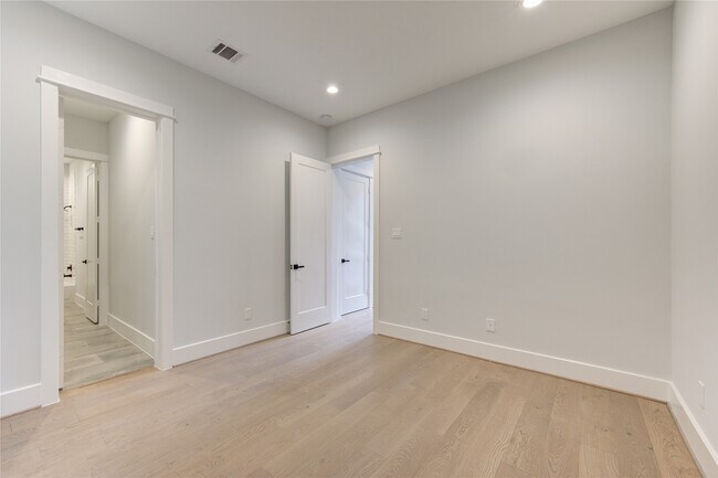 Building Photo - 6015 Nash Creek Ct
