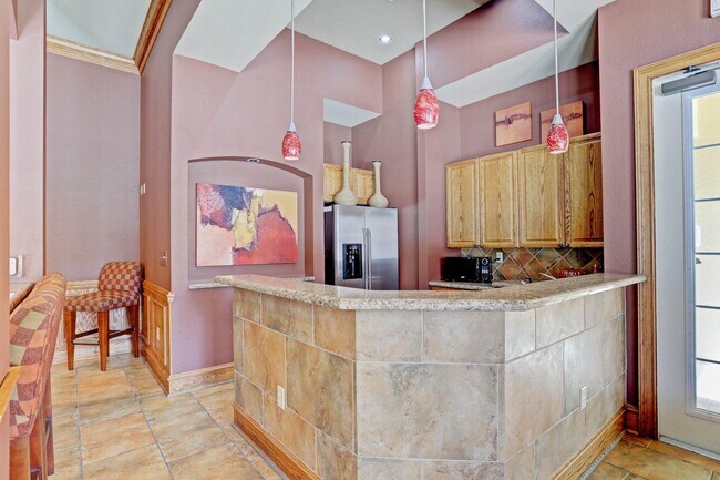 Building Photo - 6511 Emerald Dunes Dr