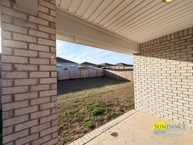 Building Photo - Spacious 4BR Patriot Ridge Home with Community Perks!