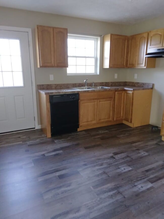 Building Photo - Now available 3 Bedroom 2 Bath Single Family Home - White Pine, TN