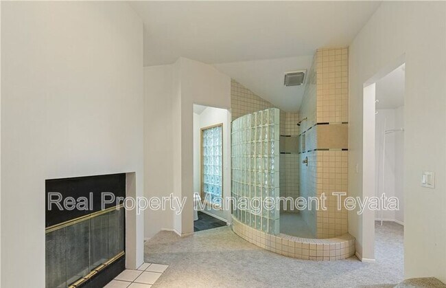 Building Photo - 14 Orchid Ct