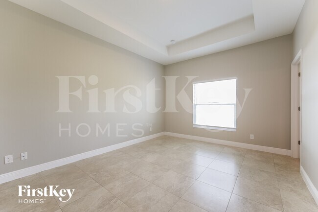 Building Photo - 3757 NE 14th Ave