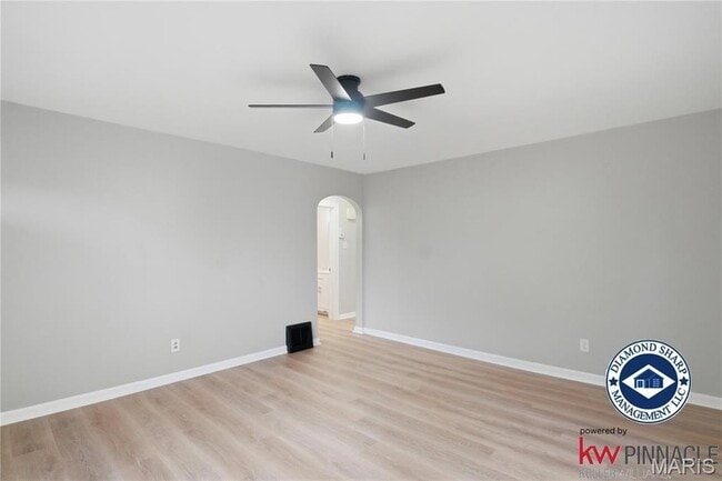 Building Photo - 128 Mounds Ave