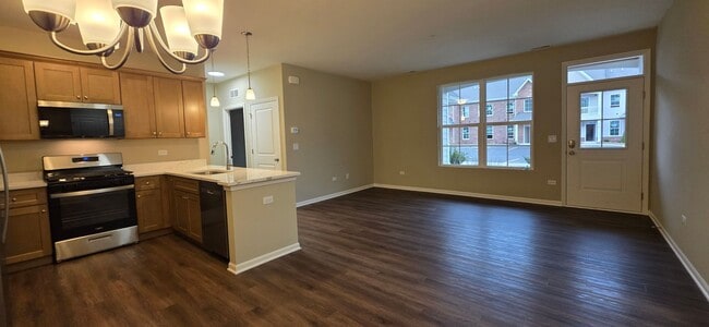 Building Photo - Chestnut - 2Br/2Ba Rental Home - First Floor