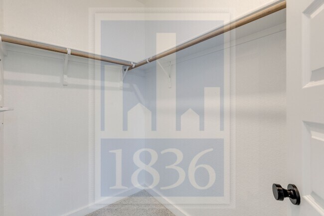 Building Photo - 13621 Defiance Pass