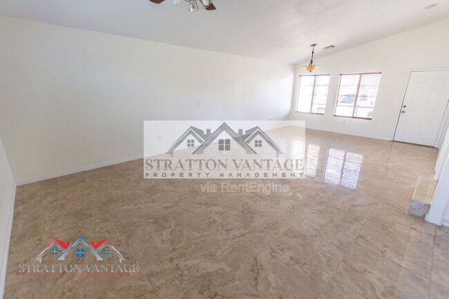 Building Photo - 1576 E Jasper Ct