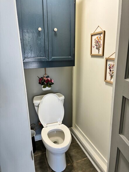 Building Photo - 1308 E Washington Ave