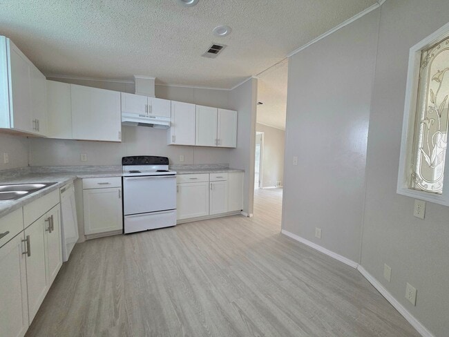 Building Photo - Beautiful 3Bed/2Bath Home in Lakeland