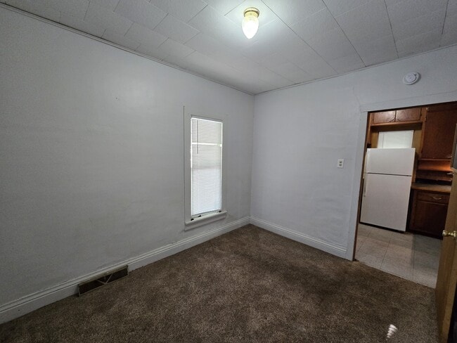 Building Photo - 307 Riehl St
