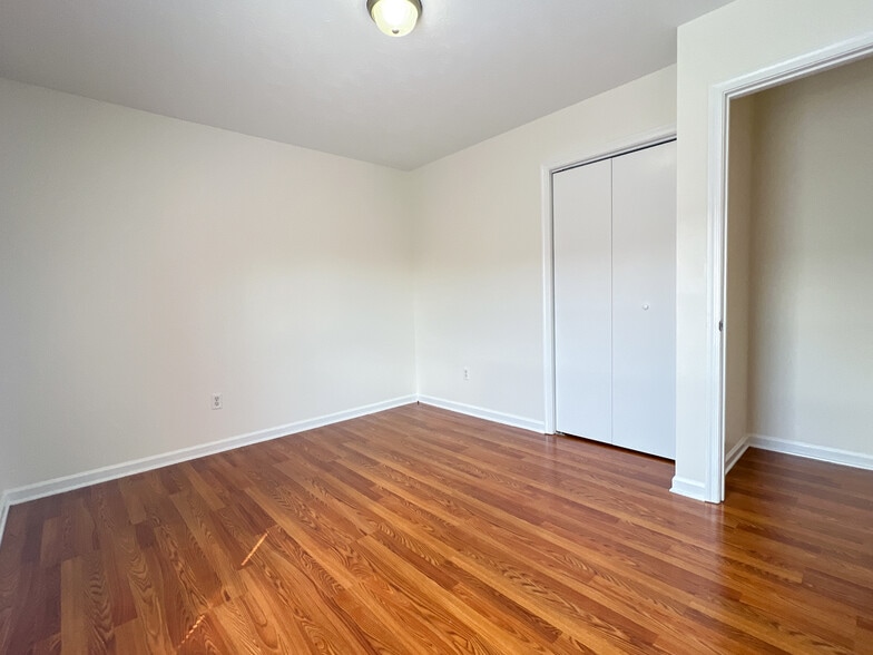 Bedroom 3 - 1451 N Delphine Ave