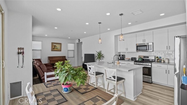 Building Photo - 16282 Meadowhouse Ave